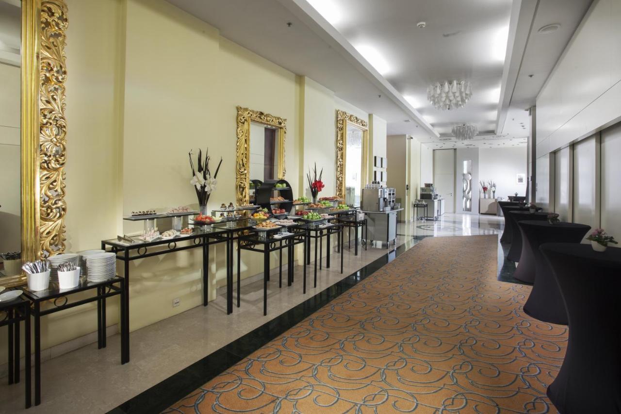 ホテル Intercontinental プラハ エクステリア 写真